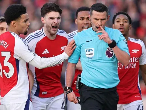 Người thắng, kẻ thua vì các quyết định của VAR tại Premier League 2024/25