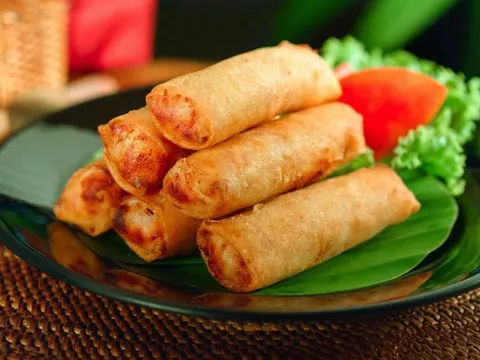 Cách làm nem hải sản ngon tại nhà: Nắm lấy để dùng khi cần thiết