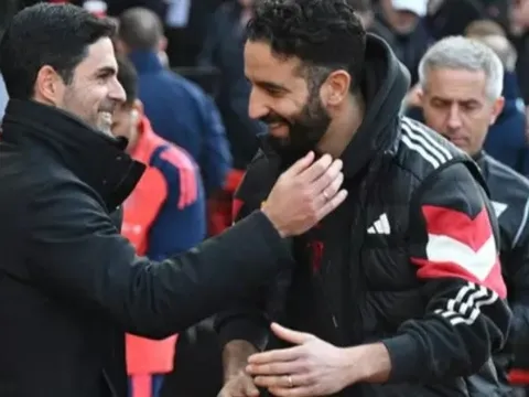 Mitchell tin MU vượt Arsenal nếu có Mbeumo và Gyokeres