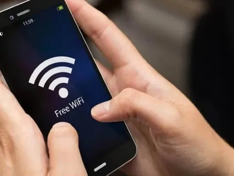 Điện thoại có nút "thần kỳ": Ấn là bắt WiFi vèo vèo không cần mật khẩu, không tốn 4G