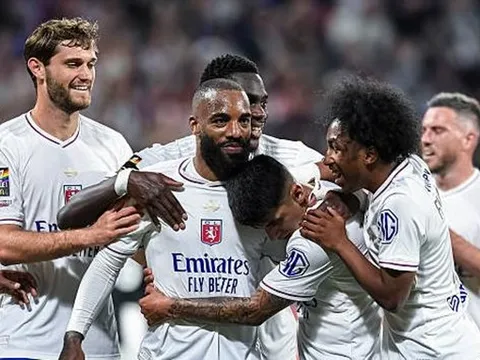 Lyon rớt hạng, nhiều cầu thủ rục rịch rời câu lạc bộ