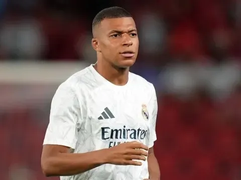 Figo nêu lý do Mbappe không thể giành Quả bóng vàng 2025