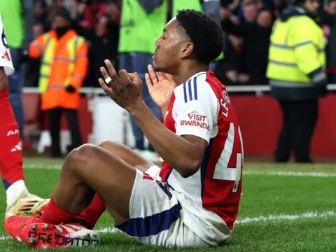 NÓNG! Arsenal trói chân thành công Lewis-Skelly