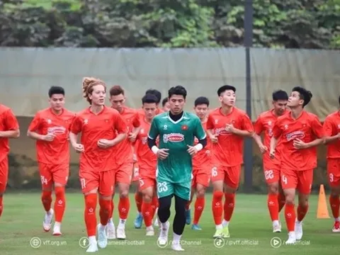 Trước thềm U23 Đông Nam Á, HLV Kim Sang-sik đối mặt "cơn đau đầu" ở hàng thủ