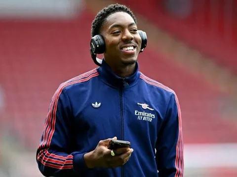 Lewis-Skelly: Biểu tượng mới cho giấc mơ bất bại của Arsenal