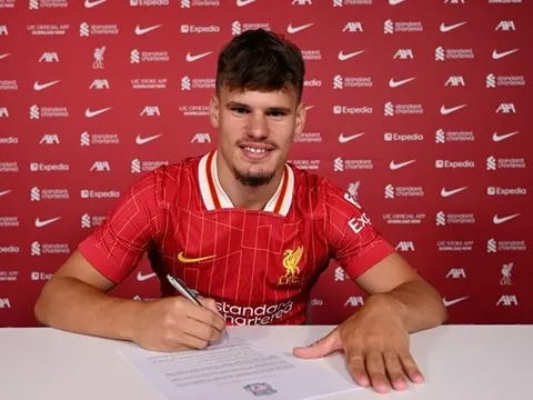 Từ Wirtz tới Kerkez, Liverpool tăng tốc mua sắm dưới thời Slot