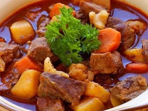 Cách nấu thịt bò sốt vang mềm ngon, rút ngắn thời gian đun nấu