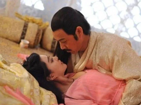 Bí ẩn chốn hậu cung: Vì sao sau khi được hoàng thượng thị tẩm, phi tần luôn cần người dìu về cung?