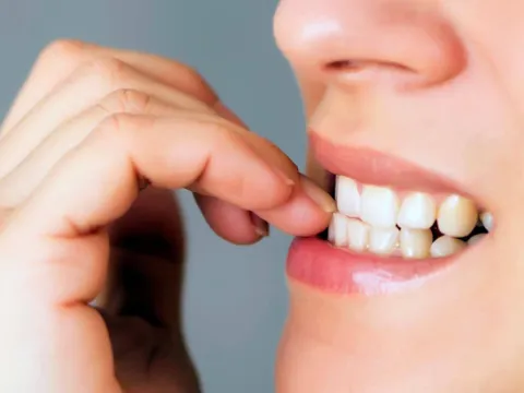 Không phải sâu răng: 2 dấu hiệu thường thấy trong miệng là 'tín hiệu cầu cứu' của cơ thể, đừng chủ quan