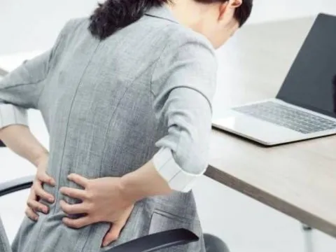 Ngồi lâu có hại gì? Bác sĩ cảnh báo thời gian tối đa bạn nên ngồi để tránh bệnh tật