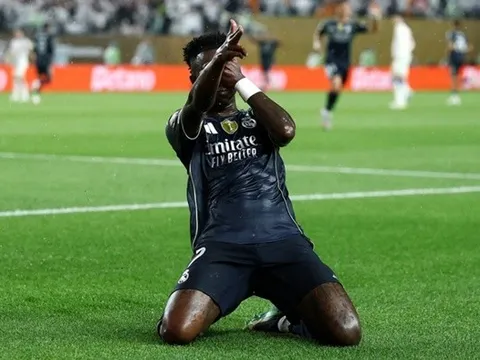 Vinicius thăng hoa, Real Madrid đè bẹp Salzburg 3-0