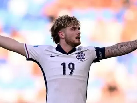 Klopp tiếc nuối vì ít dùng Harvey Elliott khi còn tại vị