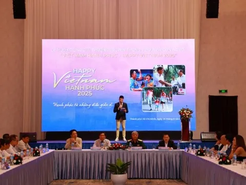 "Happy Vietnam 2025": Nhạc trưởng Nhật Minh và ca sĩ Quang Dũng hòa chung thông điệp ý nghĩa