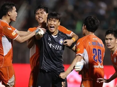 Bùi Tiến Dũng hạnh phúc khi giúp Đà Nẵng trụ lại V-League