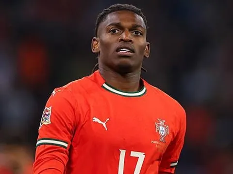 Leao lọt vào tầm ngắm của Man United
