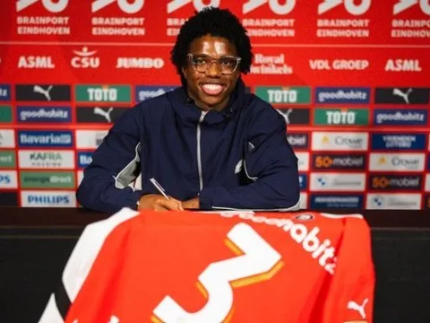NÓNG! PSV từ chối mua đứt Malacia