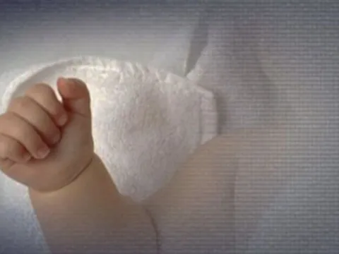 Mới nhất: Bé gái 3 Tháng Tuổi bị Người Thân xâm hại, cấp cứu nghiêm trọng, cảnh báo cấp từ bệnh viện