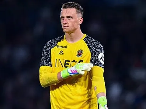 Man United và Chelsea cạnh tranh vì Marcin Bulka