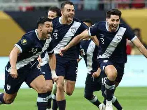 Địa chấn Gold Cup: Guatemala tiễn Canada về nước sau loạt "đấu súng" nghẹt thở