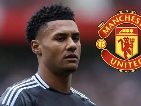 Ollie Watkins công khai quan điểm về MU, nhưng là fan ruột Arsenal