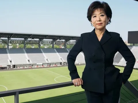 Michele Kang – nữ tỷ phú gốc Hàn không biết Messi là ai, giờ gánh vận mệnh Lyon