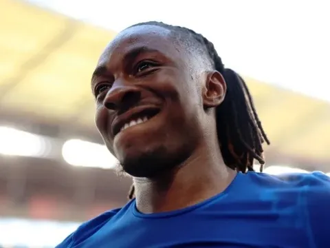 NÓNG! Eberechi Eze sẵn sàng gia nhập Arsenal