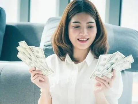 4 suy nghĩ khiến bạn mãi nghèo: Chuyên gia cảnh báo "điểm mù tài chính" nhiều người mắc phải