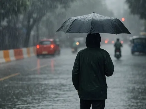 Miền Bắc sắp mưa lớn kéo dài: Cẩn trọng với ngập úng, dông lốc và sạt lở đất