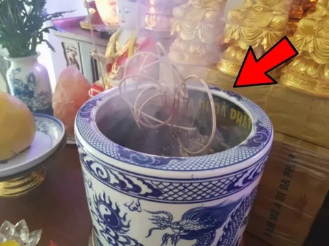 3 dấu hiệu trên bát hương: Gia chủ Ăn Lộc Tổ Tiên, Trúng Số Phát Tài