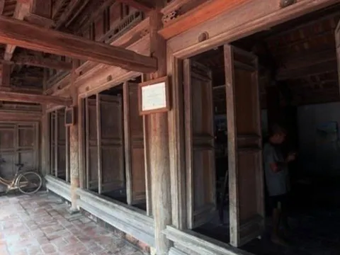Nhà có 2 cửa này, tài lộc tiêu tán, gia đạo bất an" – Lời Tổ Tiên cảnh báo không bao giờ sai!