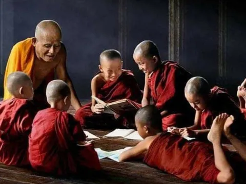 Lời nói sắc như dao: 3 câu nói tưởng bình thường nhưng "sát thương" cao, người giàu phúc không bao giờ nói