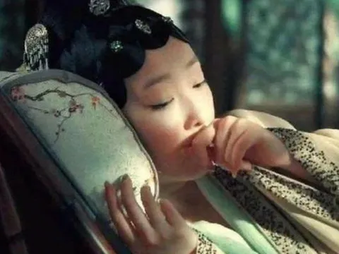Cổ nhân truyền dạy không sai: Đặt 3 vật này dưới gối khi ngủ, tài lộc tự tìm đến, phúc khí theo cả đời