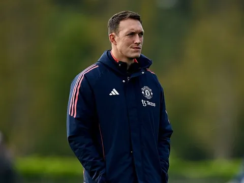 Phil Jones hết lời khen ngợi mục tiêu đắt giá của MU