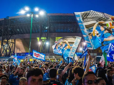 Sân vận động Diego Armando Maradona - Trái tim bóng đá của Naples