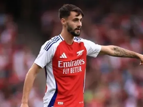 Parma quan tâm, Arsenal có thể bán rẻ Fabio Vieira