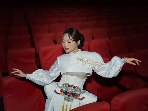 Phương Mỹ Chi tung con át chủ bài tại bán kết Sing! Asia?