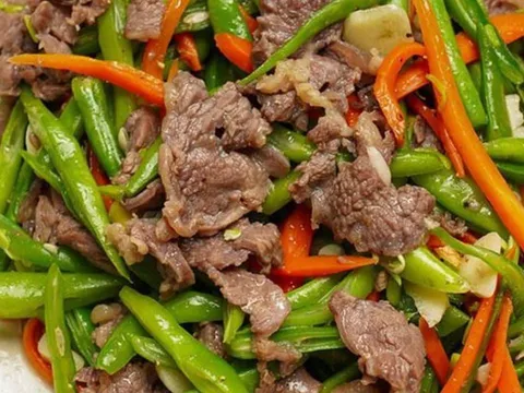 Bí quyết xào thịt bò mềm ngọt, không bị dai nhờ ướp cùng một loại bột và 1 loại nước này