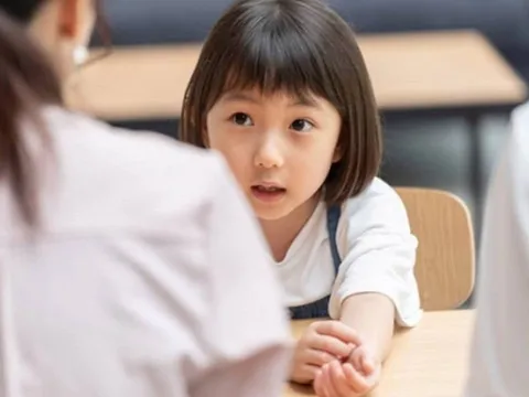 Khi nằm trên giường bệnh mới thấm: cả đời chỉ có 3 người thực sự thân thiết với bạn