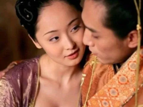Quy tắc ngầm khiến các phi tần nhà Thanh buộc phải im lặng khi làm "chuyện ấy" với vua