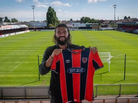 Andy Carroll trở về Anh, thi đấu tại giải hạng 6