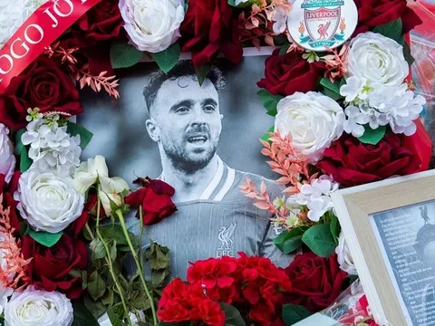 Arne Slot nêu lý do Liverpool vẫn đá giao hữu sau đám tang của Diogo Jota