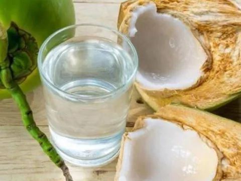Uống nước dừa vào 3 thời điểm này là tốt nhất: Ai nên uống thường xuyên để khỏe mạnh hơn mỗi ngày