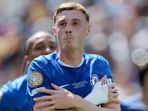 Cole Palmer tỏa sáng rực rỡ, Chelsea hủy diệt PSG 3 bàn không gỡ