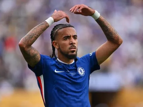 Malo Gusto: Từ bị nghi ngờ đến trận đấu để đời cho Chelsea