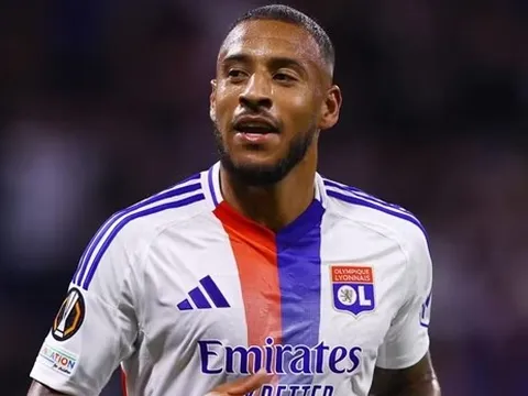 Corentin Tolisso được chào mời với MU