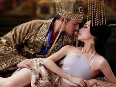 Tại sao sau khi được thị tẩm, phi tần cần được người dìu về cung?