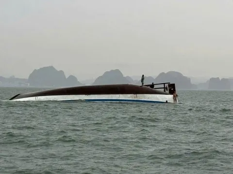 Cập nhật thương vong vụ lật tàu chở khách trên Vịnh Hạ Long tới 7h sáng hôm nay