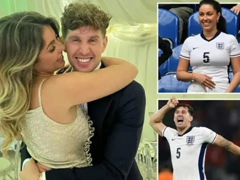 John Stones tổ chức đám cưới với bạn gái lâu năm tại thiên đường Ibiza