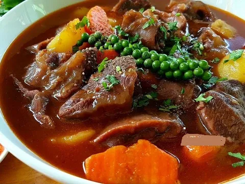 Cách nấu bò hầm tiêu ngon