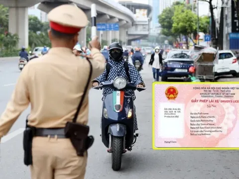 Người đi xe máy phải đổi Bằng lái xe, dùng mẫu cũ bị phạt đến 6 triệu, đúng không?